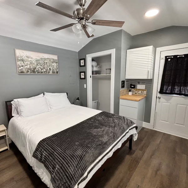 Comfortable Tiny Home In The Country